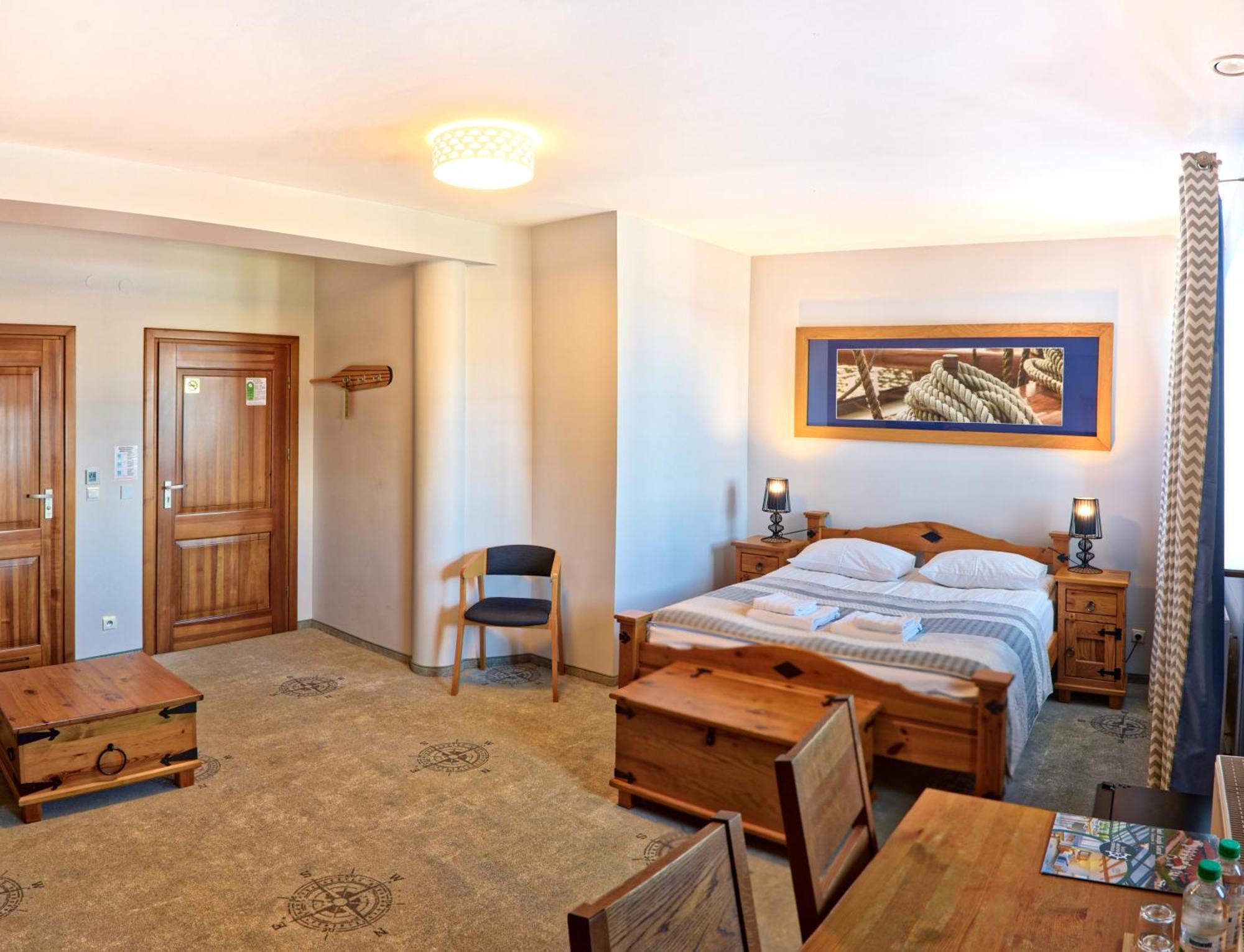 Hotel Joseph Conrad Spa & Wellness Pisz Bagian luar foto