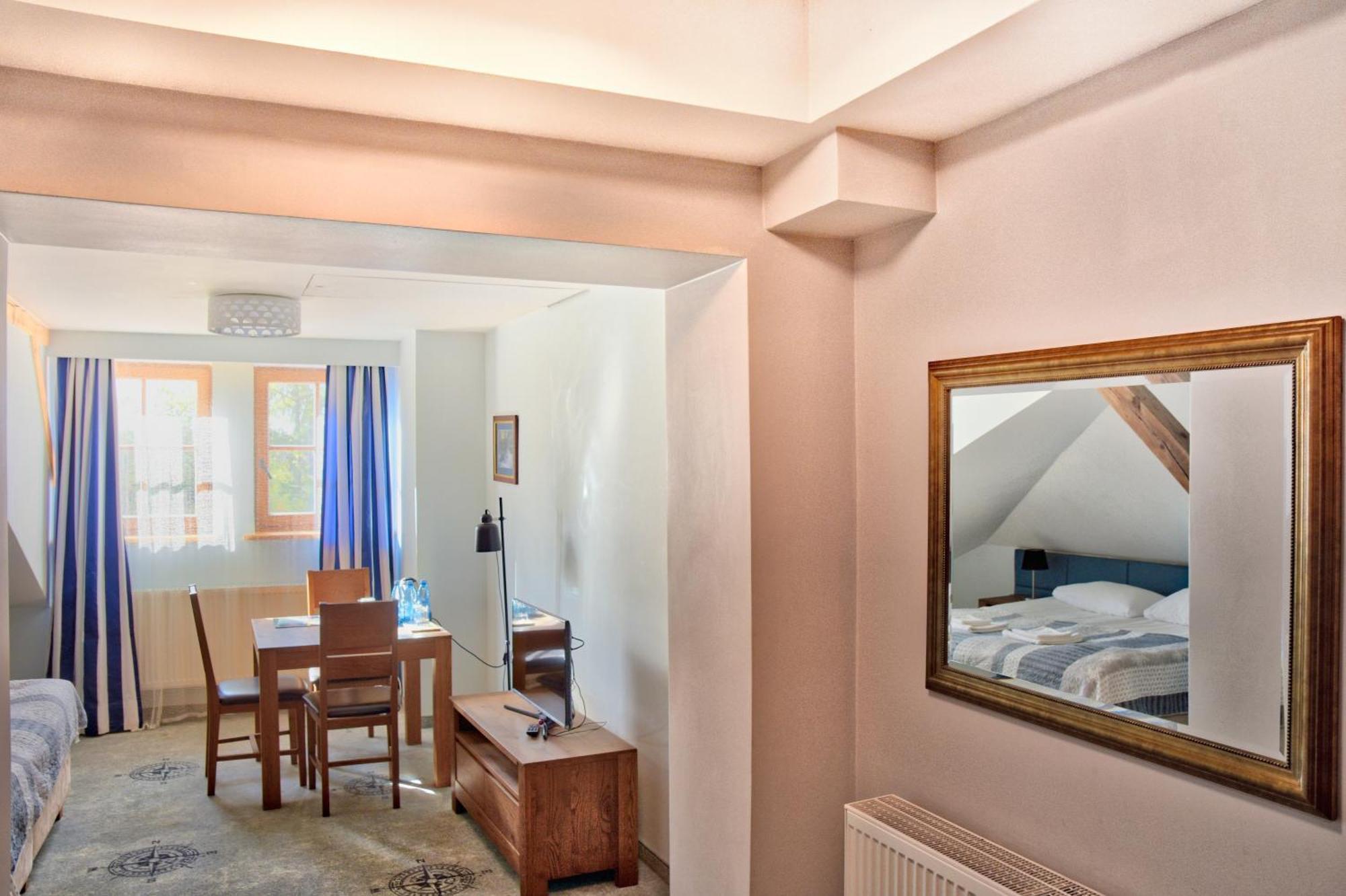 Hotel Joseph Conrad Spa & Wellness Pisz Bagian luar foto